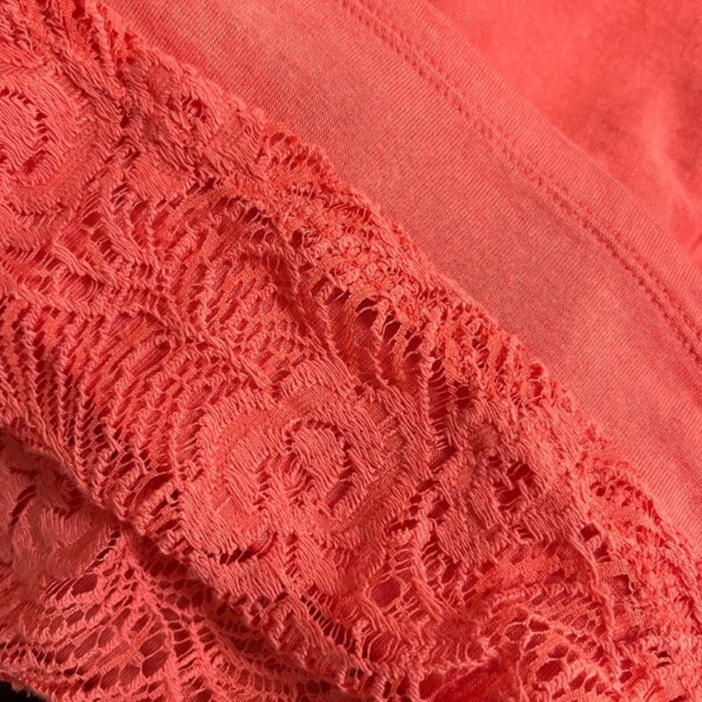 Leo Nicole~Women’s Lace Coral Blouse XL – Romantic, Soft, Flowy - Picture 9 of 9
